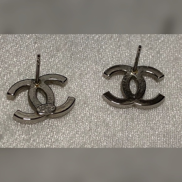 ✨SOLD✨ Chanel CC With Crystal Earrings - Picture 3 of 4